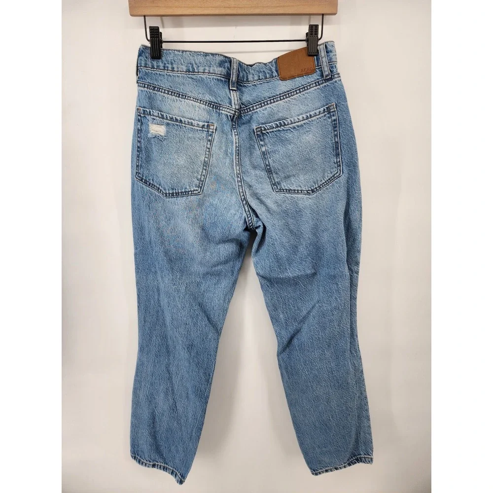 Aeropostale Mom Jean High Rise Distressed Light Wash Denim Size 6